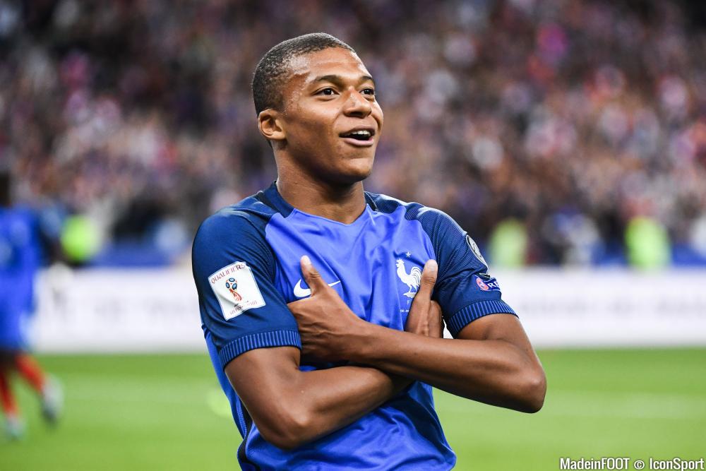 Mbappé marca para a França